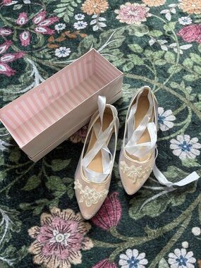 Kate Whitecomb flats